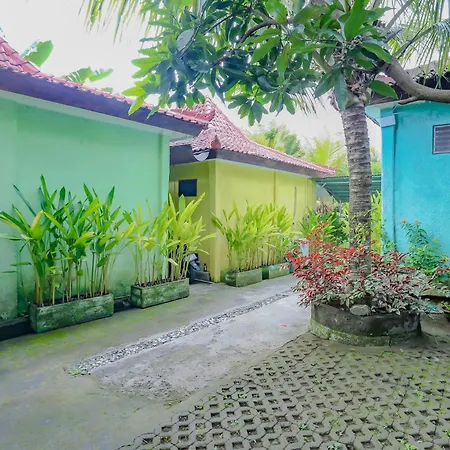 Oyo Life 90301 Hidden Village Uluwatu